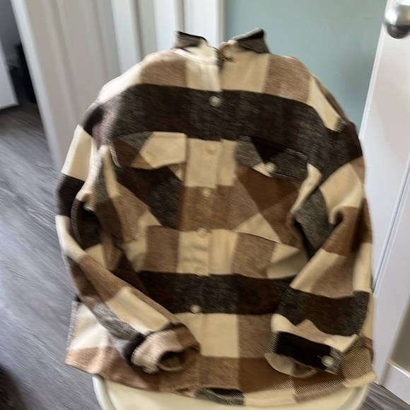 New Women’s Large Shacket - Picture 1 of 2